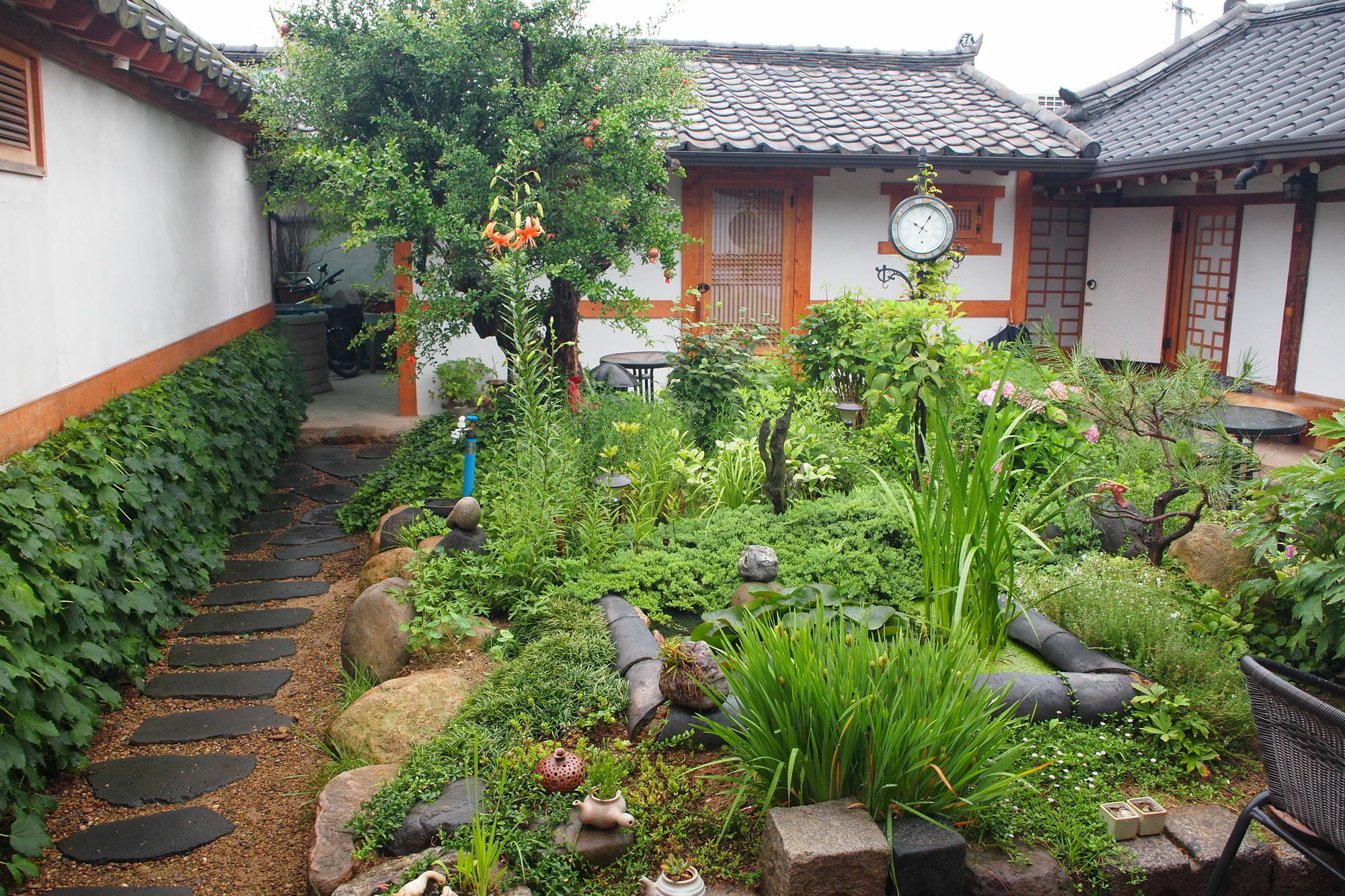Floral Space Hanok Guesthouse Gyeongju Exterior photo