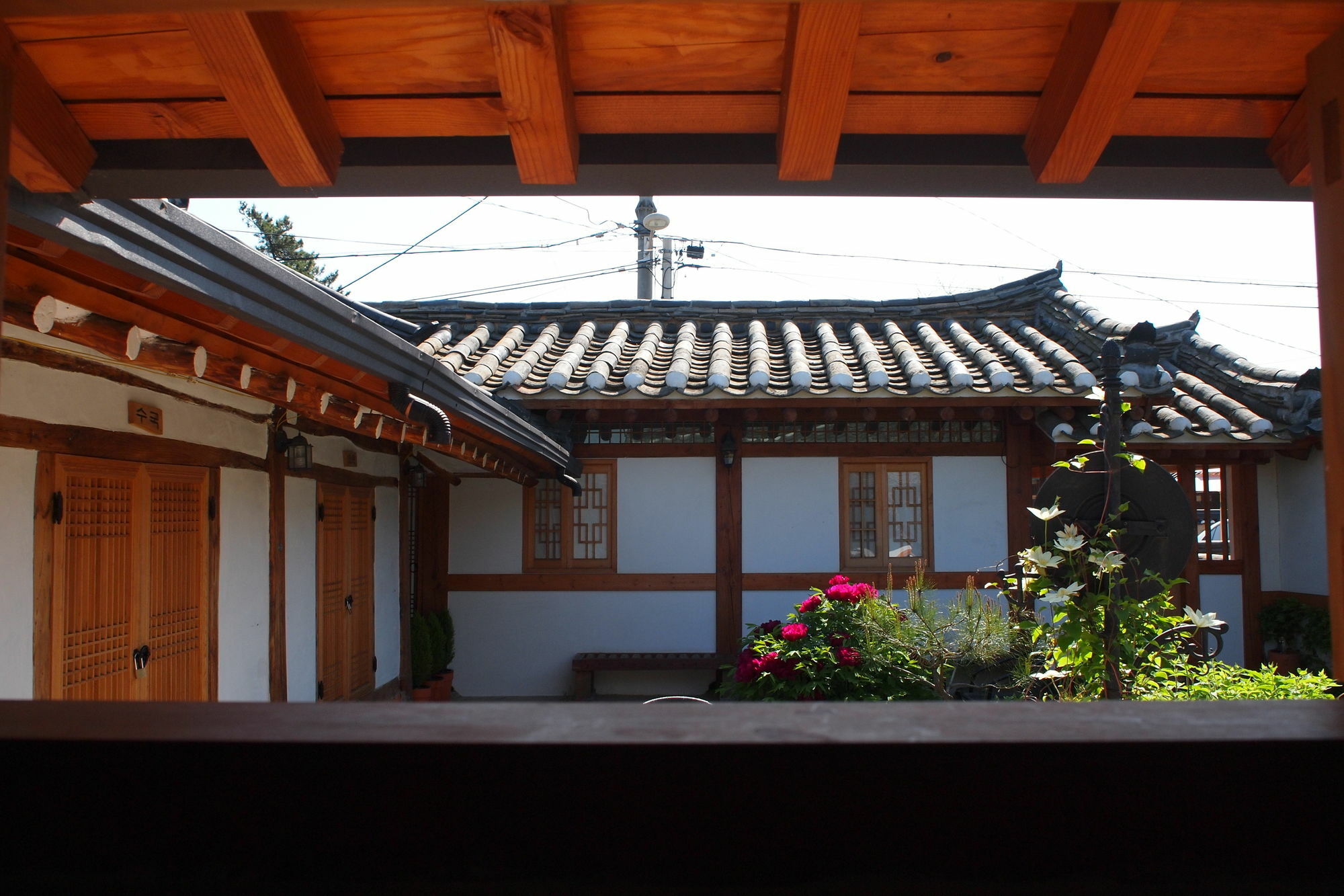 Floral Space Hanok Guesthouse Gyeongju Exterior photo