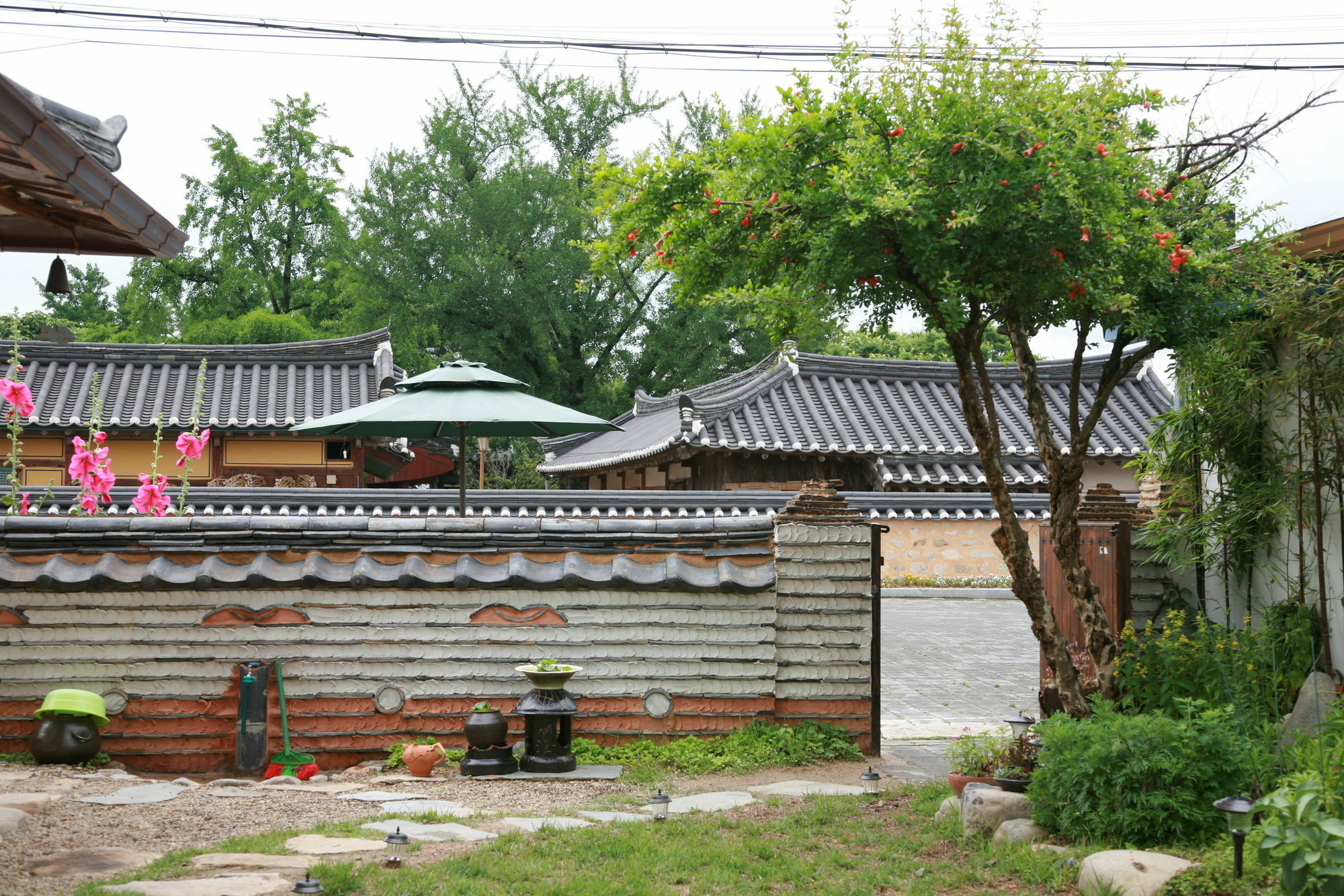 Floral Space Hanok Guesthouse Gyeongju Exterior photo
